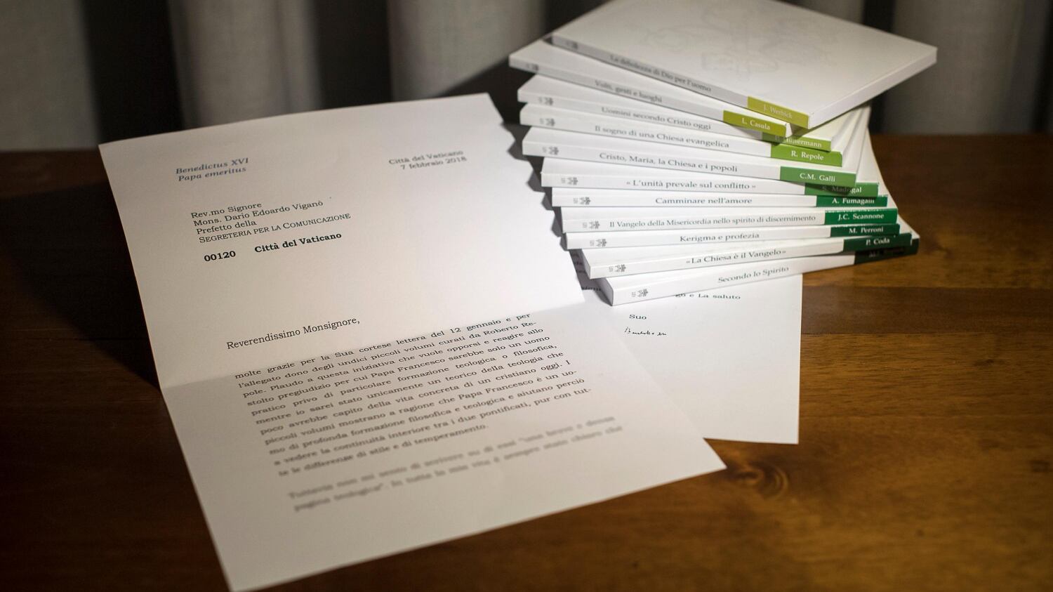 Lettera di Ratzinger, spunta l'ipotesi di un "accordo"