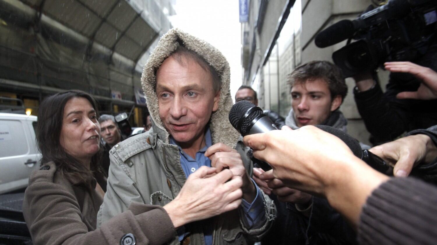 Houellebecq "cavaliere" parla di cattolicesimo