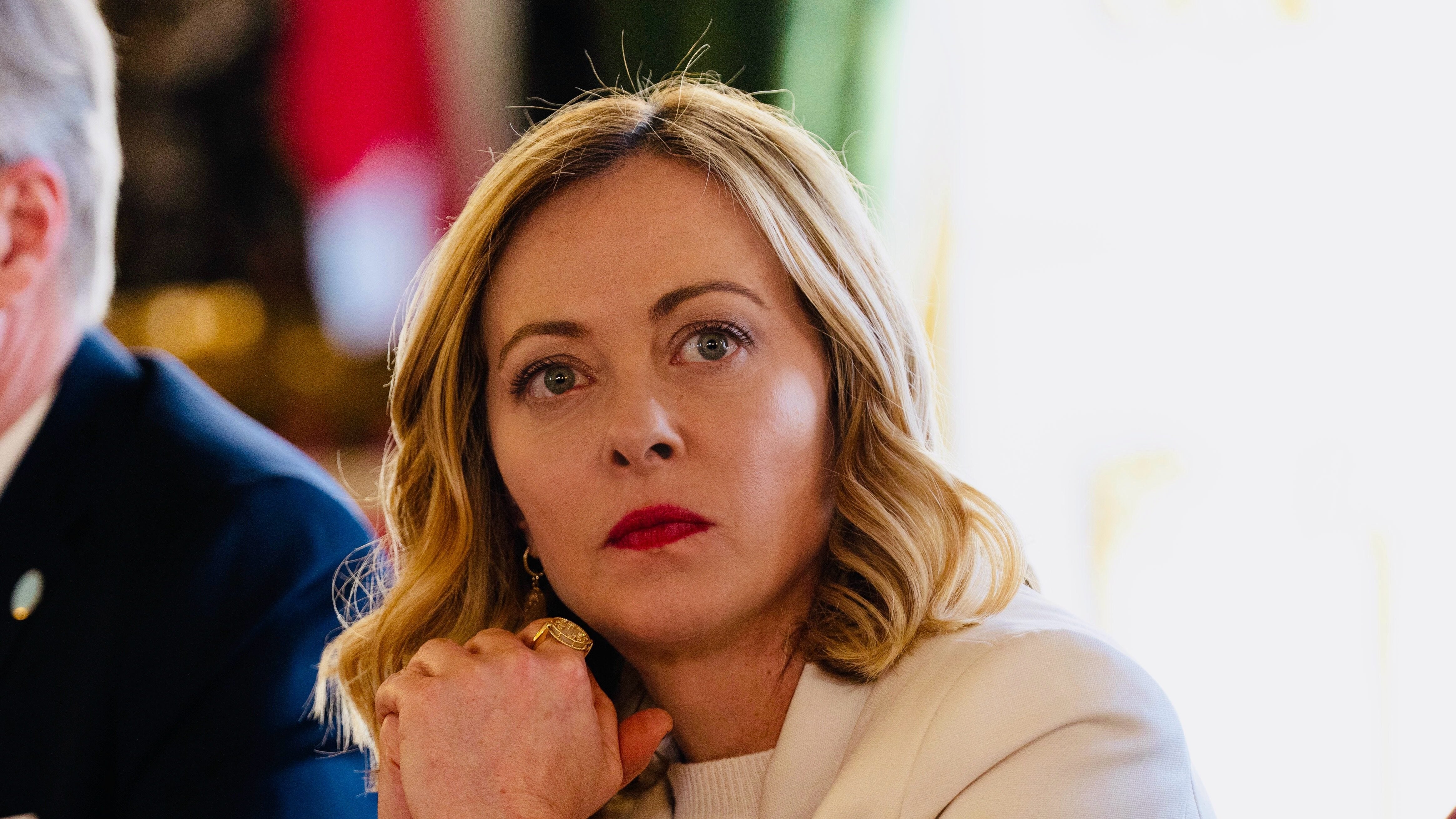 Meloni: "Farò di tutto per tenere unito l'Occidente". Ma frena sulle truppe in Ucraina