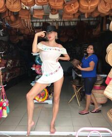 Caroline Vreeland, la donna più sexy del Web 4