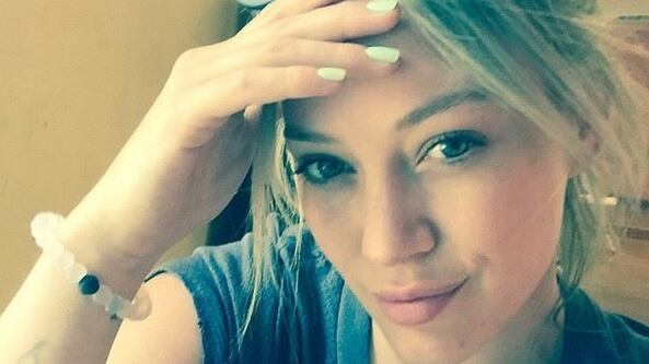 Hilary Duff su Tinder: "Cerco l'amore, ma no ai palestrati"