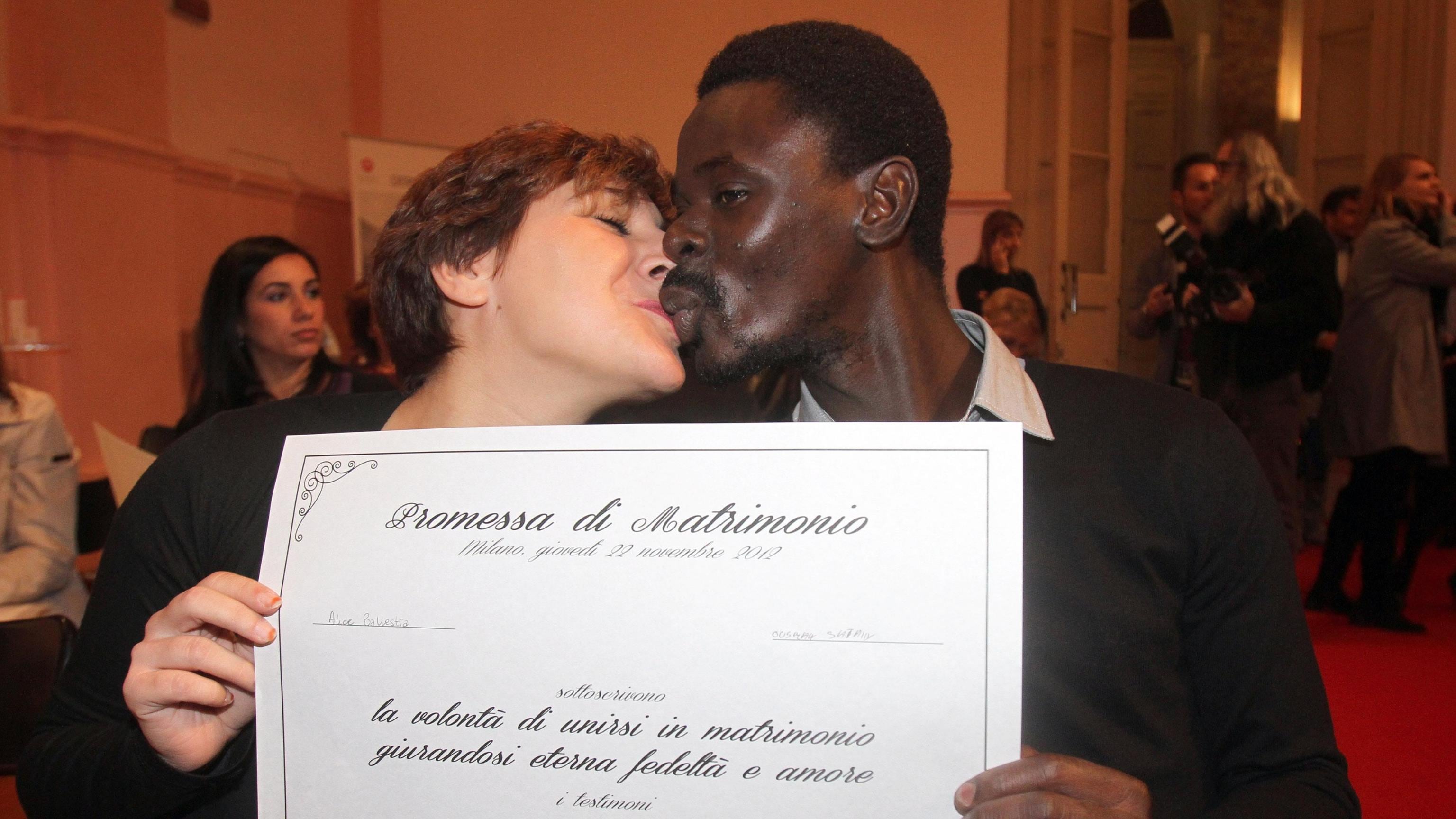 Coppie gay, promessa di nozze con assessore e sponsor privati