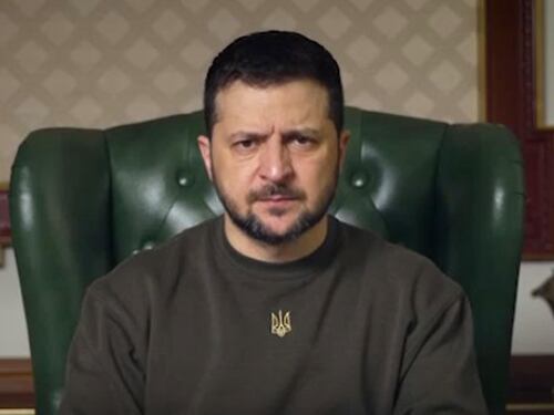 I non-crimini del Papa. Cosa canterà Zelensky a Sanremo? Le parole della settimana