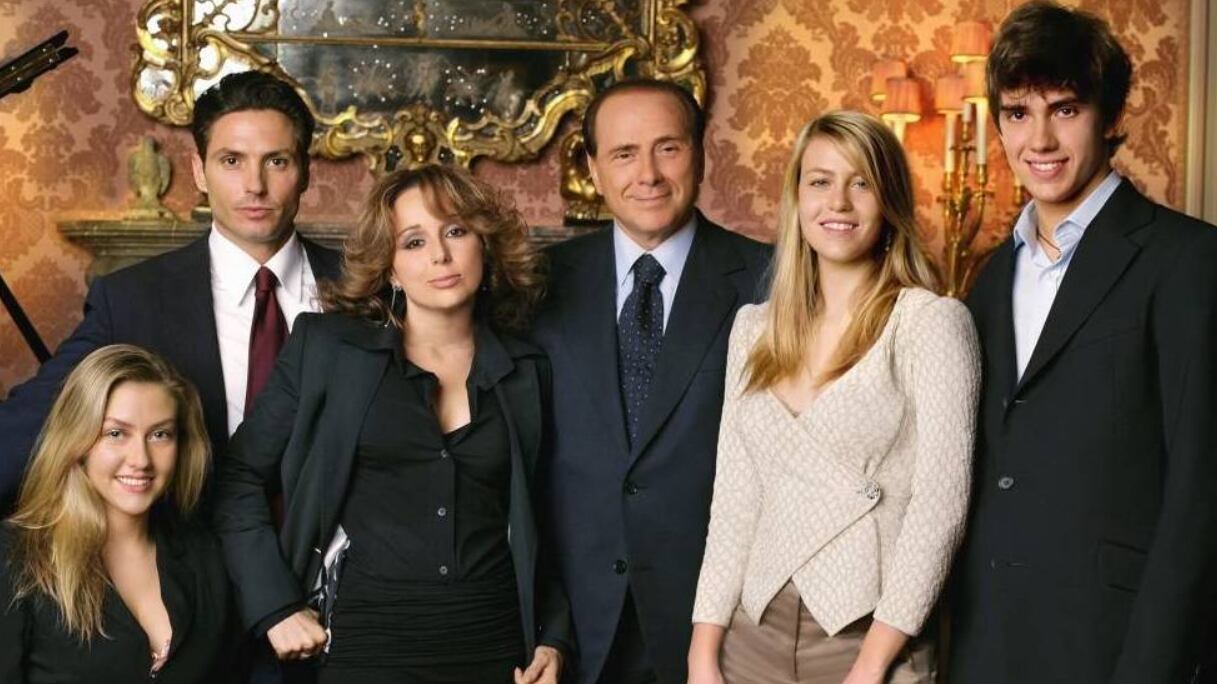 "Il primo Natale senza papà". Pier Silvio Berlusconi ricorda il Cav
