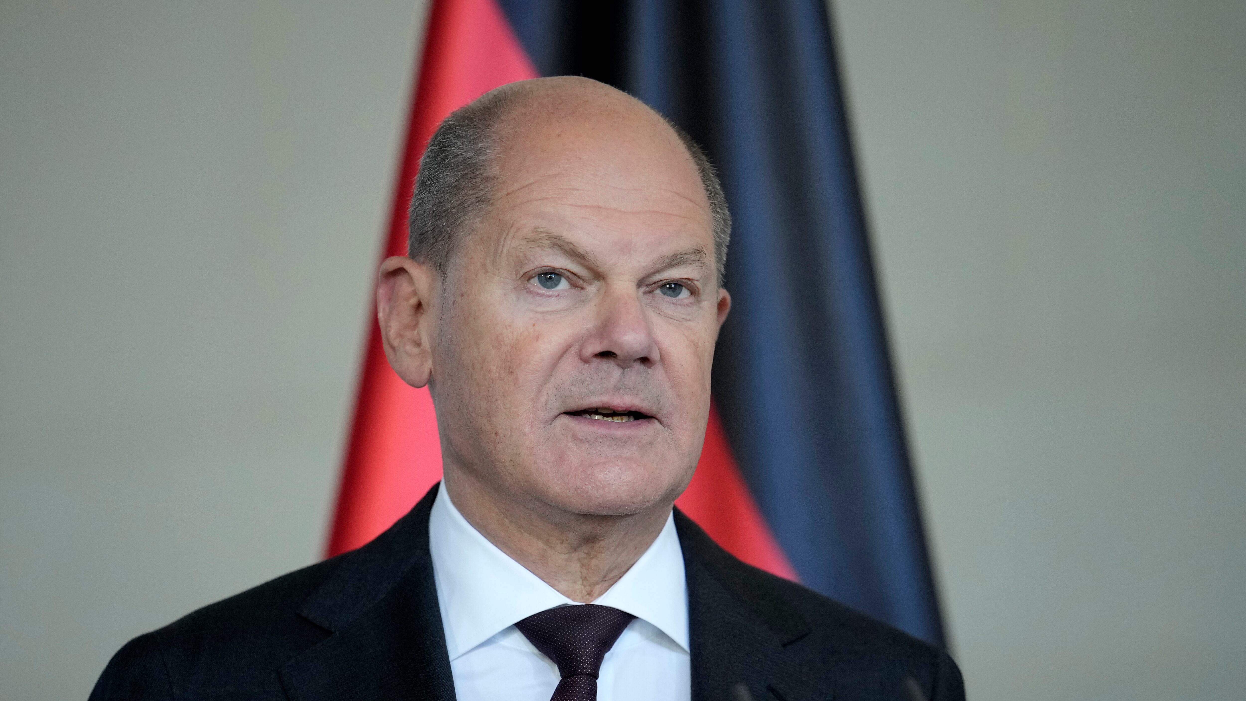 "No all'Ucraina nella Nato". Lo schiaffo di Scholz a Zelensky