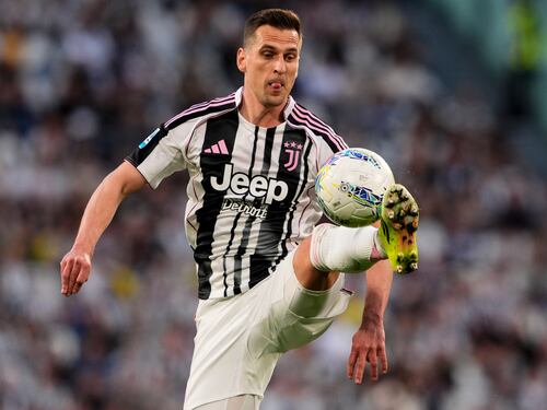 La Juve stende il Genoa 2-0: i bianconeri accorciano a meno uno dal Como