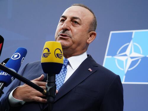 "Svezia e Finlandia non entrino nella Nato": la Turchia si mette di traverso