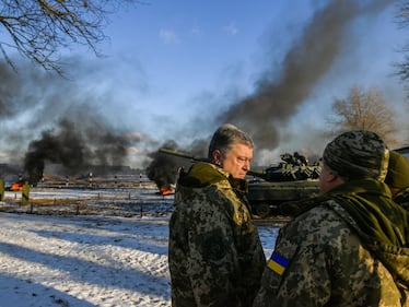 Ucraina, Poroshenko partecipa a un'esercitazione militare 10