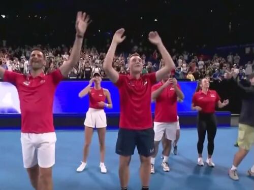 Djokovic festeggia il 2024 in campo e fa il countdown insieme al pubblico