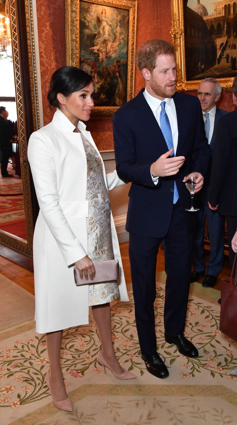 Meghan Markle e il Principe Harry, le foto dell'ovazione 4