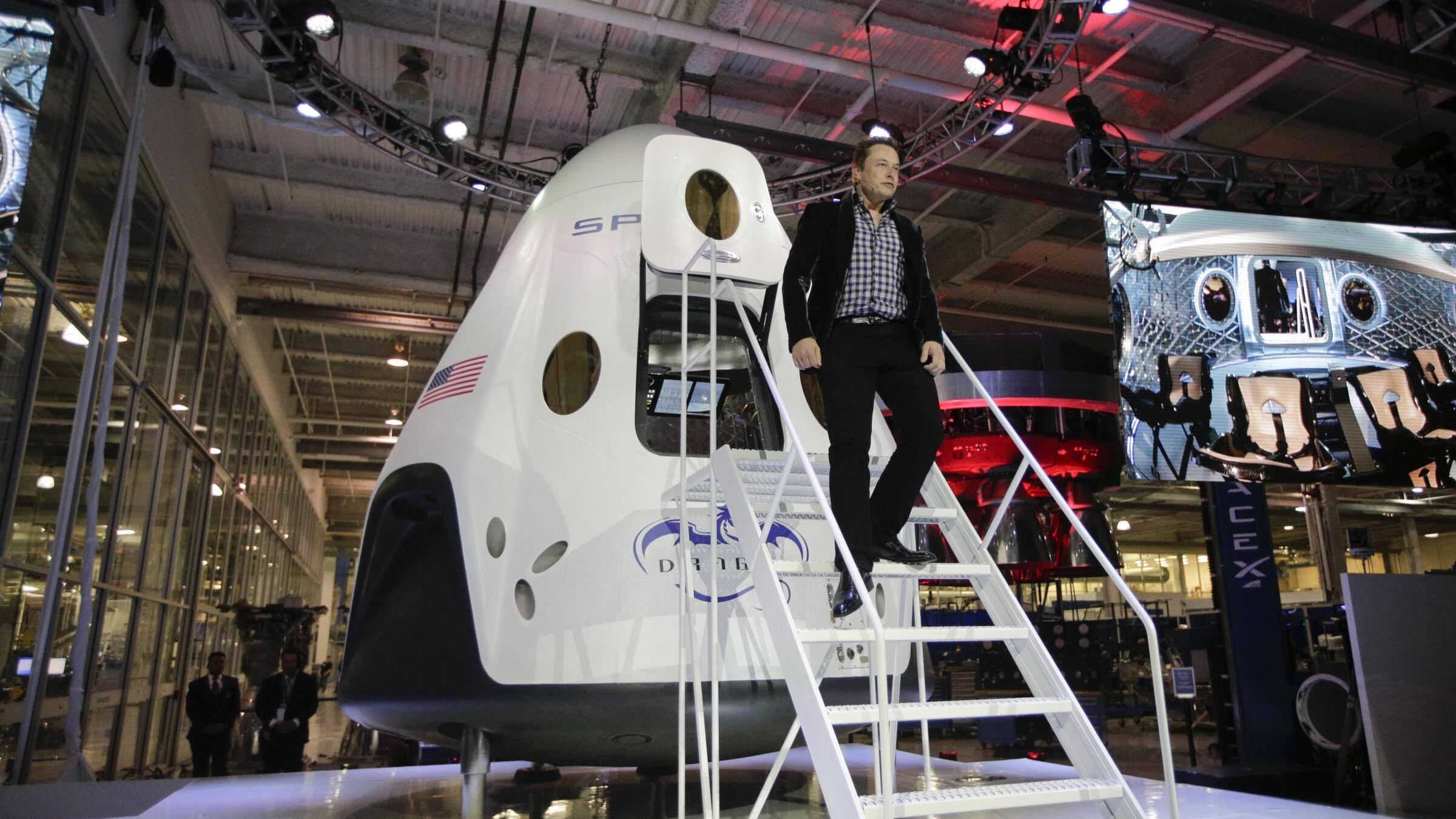 Elon Musk costretto a cambiare il nome del figlio. Ma è difficile da pronunciare