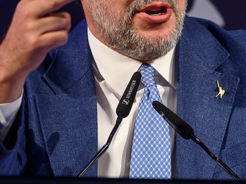 Fi stoppa la tassa sugli affitti brevi, la Lega tuona contro le banche