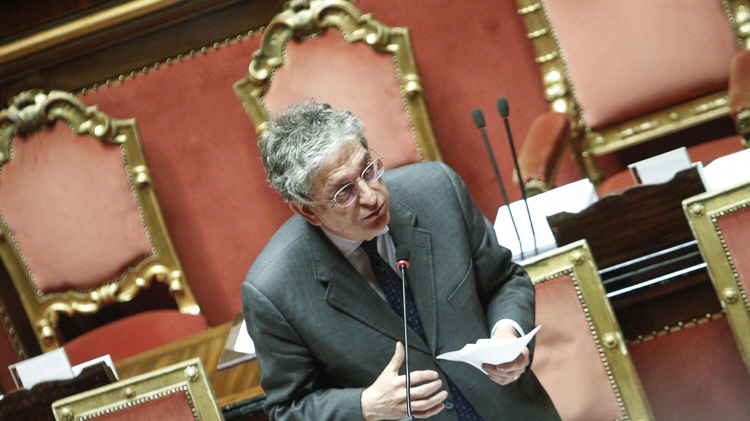 Renzi in campagna elettorale: "Taglio dell'Irpef già dal 2017"