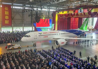 Da oggi la Cina ha un suo aereo di linea 4