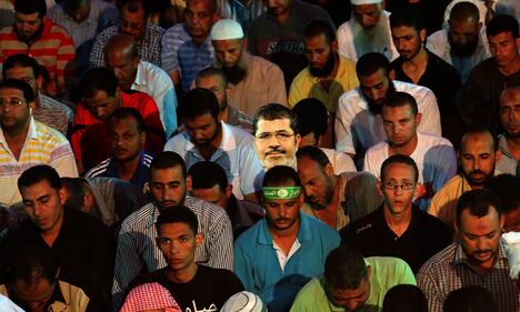 Egitto, la piazza pro-Morsi della Fratellanza 5