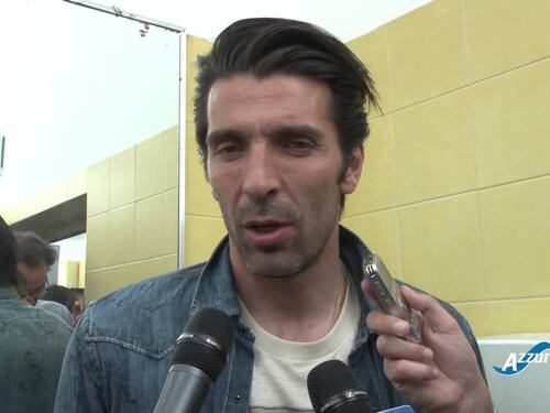 Buffon pungola Szczesny: "Per colpa tua il mio Natale è rovinato..."