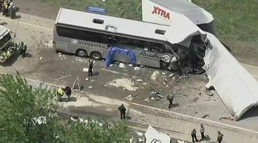 Usa, bus con turisti italiani si scontra con tir 2