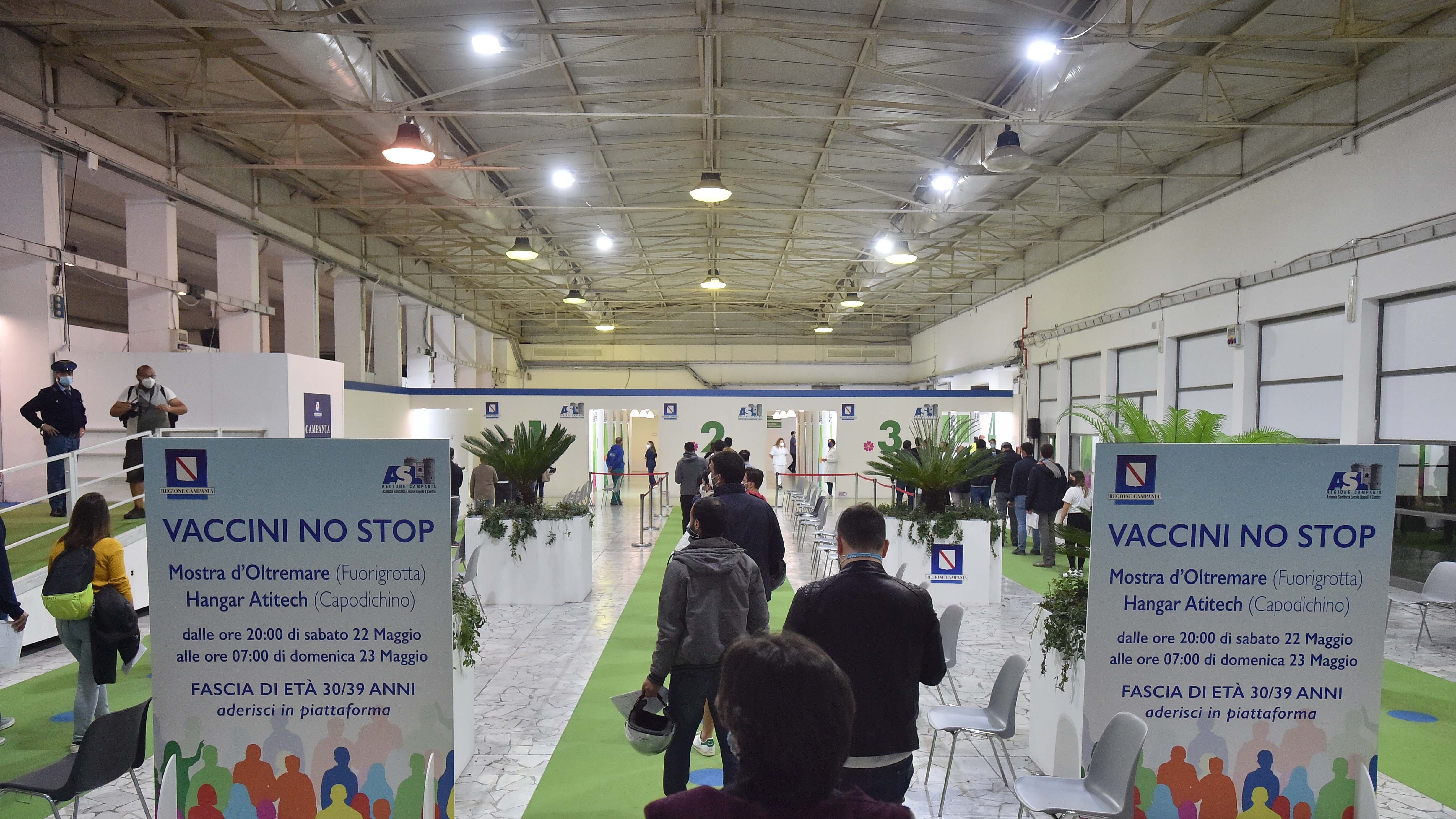Finge di vaccinare i pazienti per il green pass, denunciato un medico