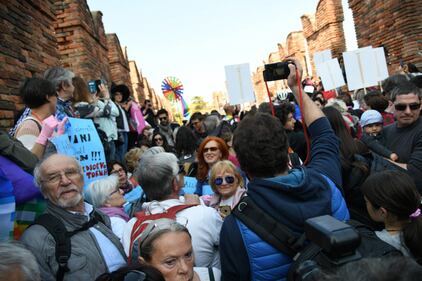Il flash mob femminista a Ponte Castelvecchio 9