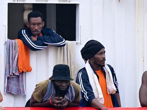 Ong contro l'Italia: denuncia alla Ue. "È illegittimo bloccarci le navi"