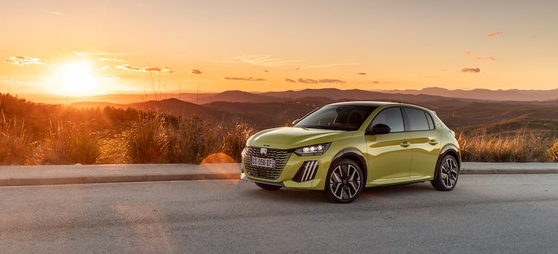 Peugeot e-208, guarda la gallery 17