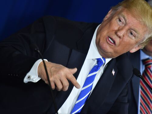 Trump alza la sfida alla Cina: 100 miliardi di nuovi dazi