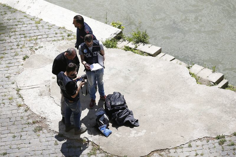 Roma, trovato il corpo di una donna sotto Ponte Sisto 9