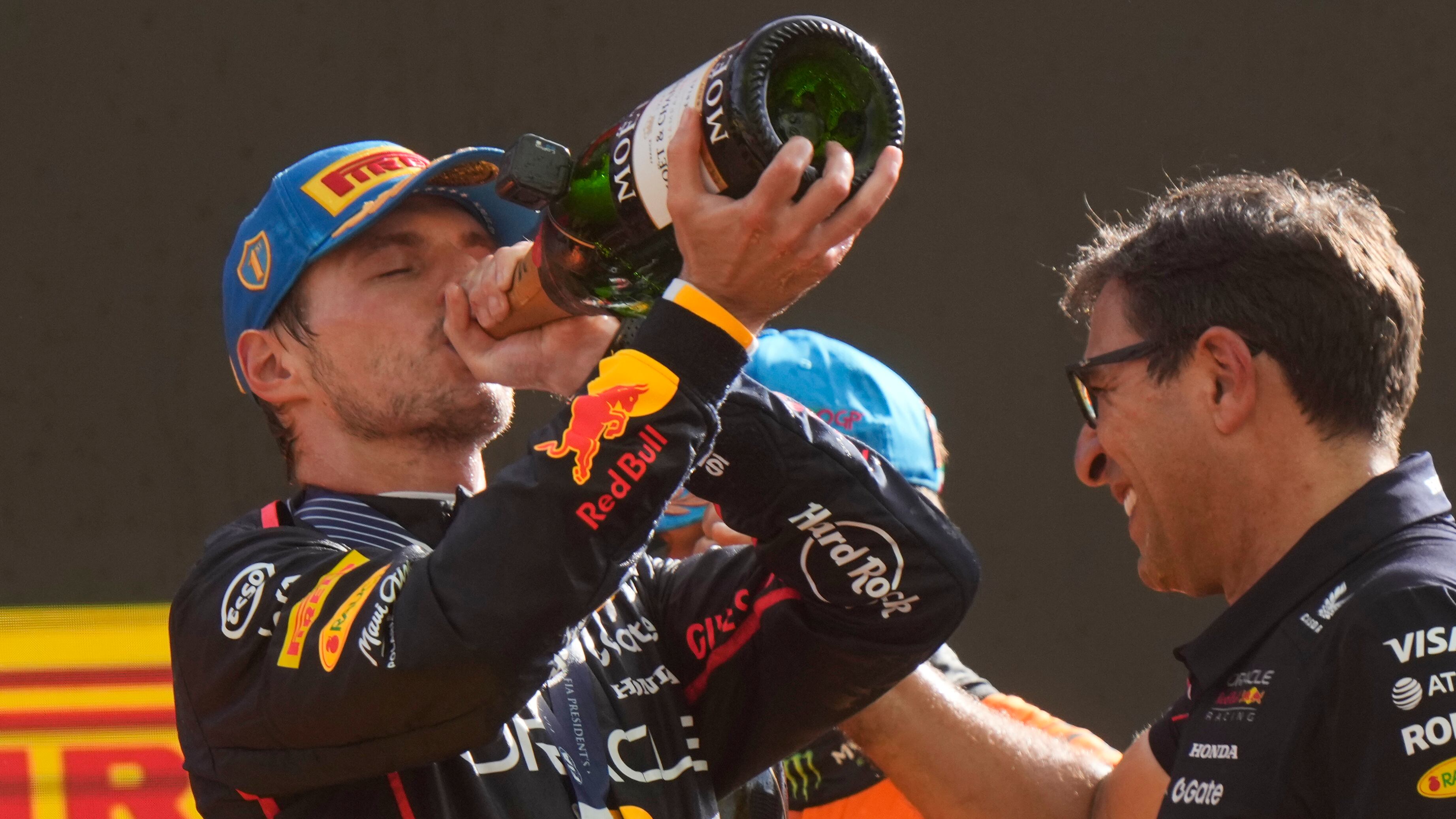 Verstappen torna re e scrive la storia nel Gran premio più veloce di sempre