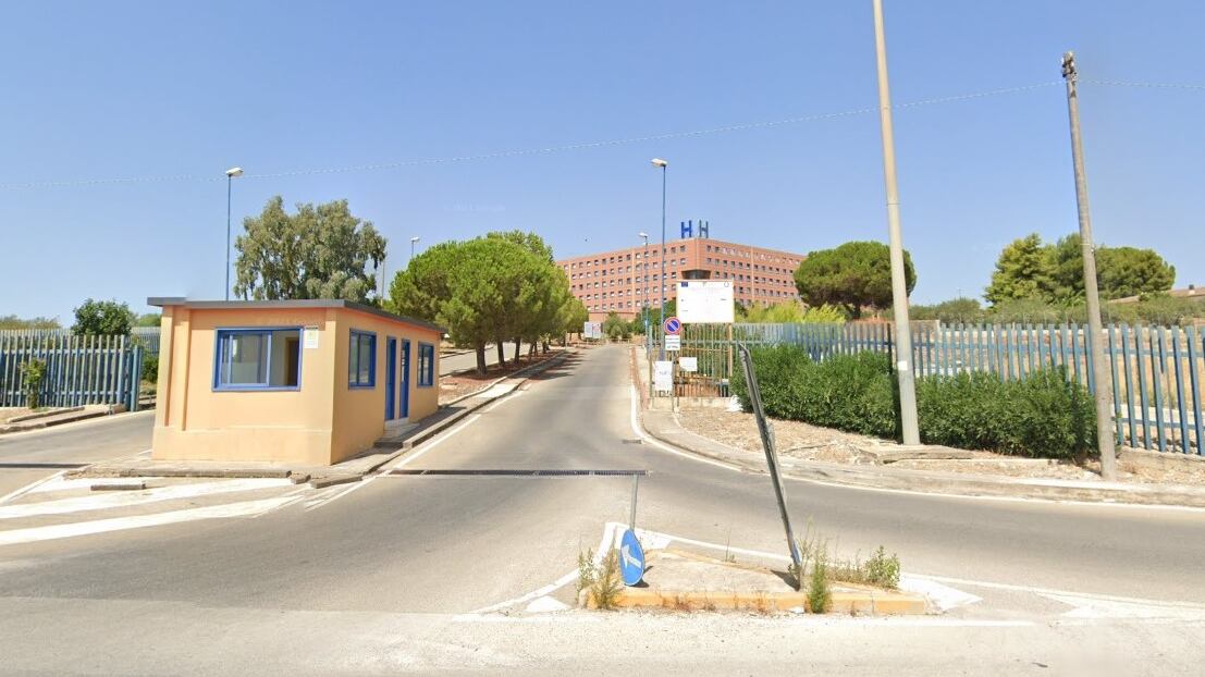 Il marito le getta addosso dell'acido durante un agguato in casa: donna in ospedale ad Agrigento
