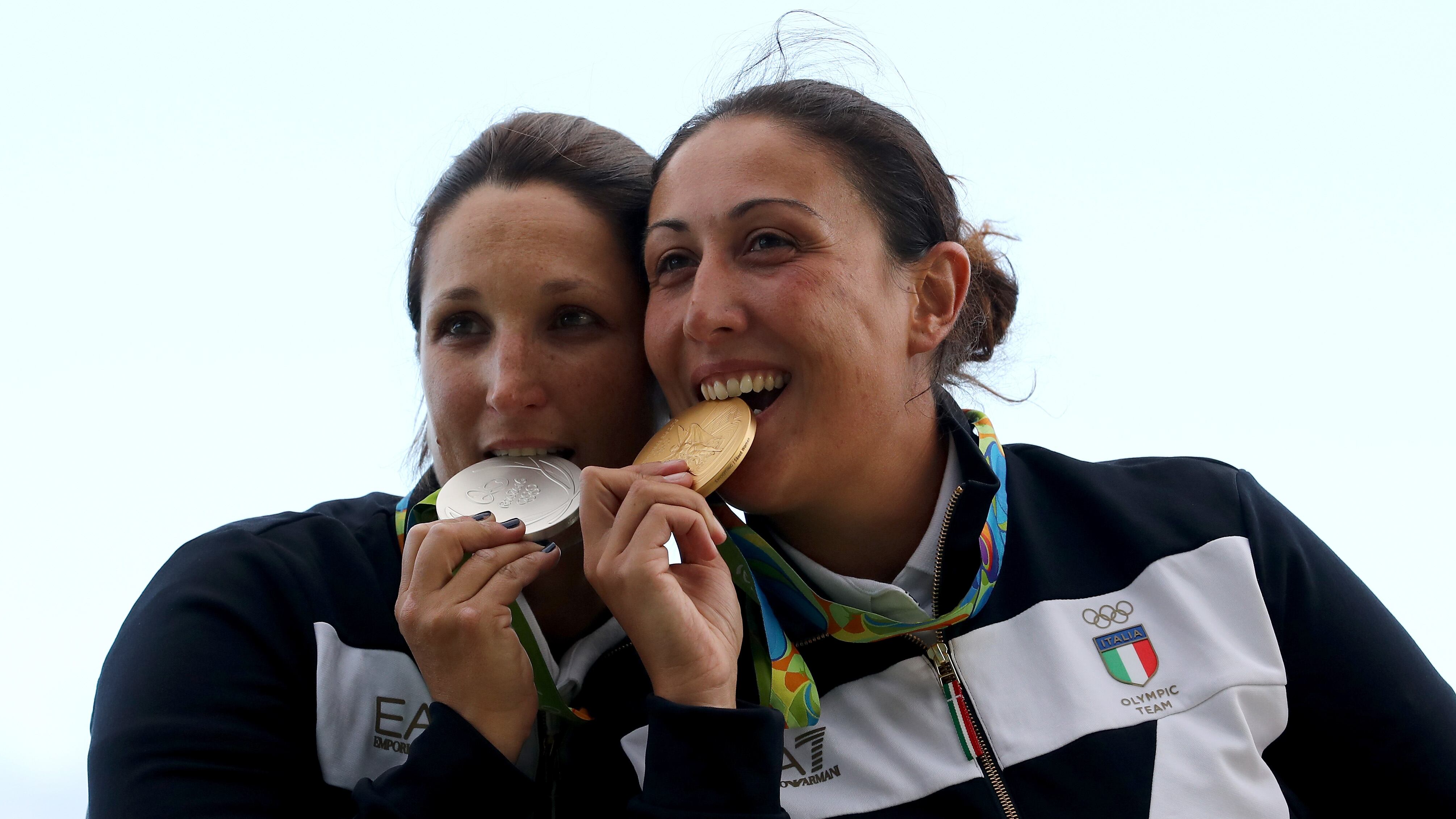 Bacosi&Cainero che mira due mamme sul podio