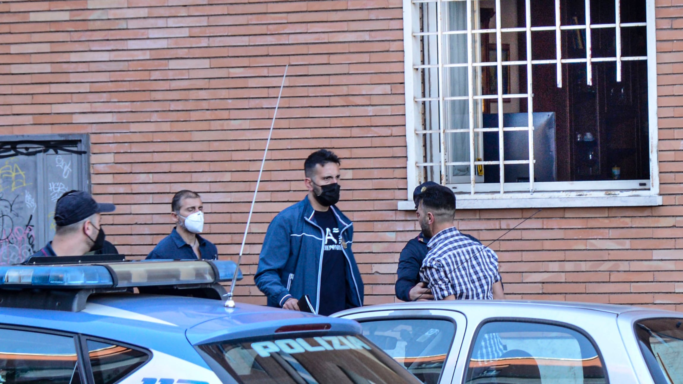 Per i soldi della droga litiga con il padre: lo uccide a coltellate