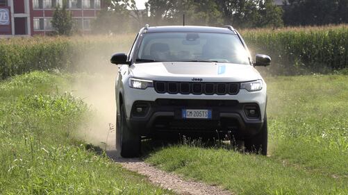 Jeep Compass 4XE, guarda tutte le foto della nostra prova 27