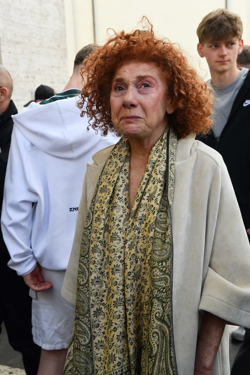 Funerali Antonello Fassari, l'ultimo saluto di parenti e colleghi 6