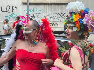 Uomini vestiti da cani, utero in affitto e maternità surrogata. Ecco il Gay Pride di Palermo 26
