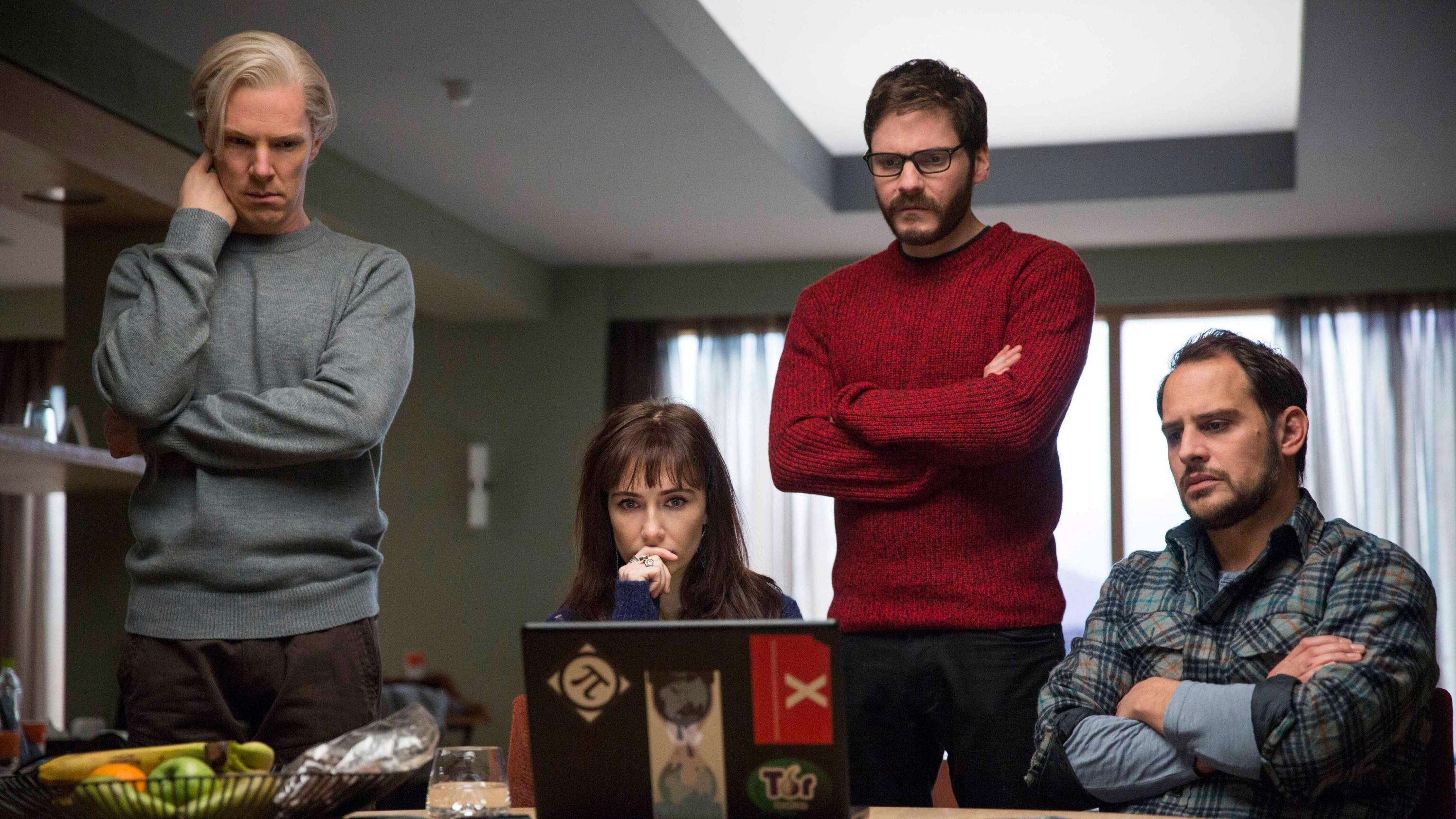 E Hollywood si scatena sulla spy story di Assange