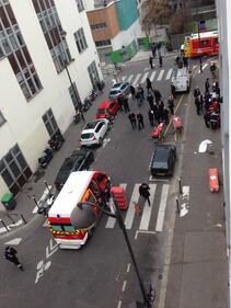 Spari e morti nella sede di Charlie Hebdo 11