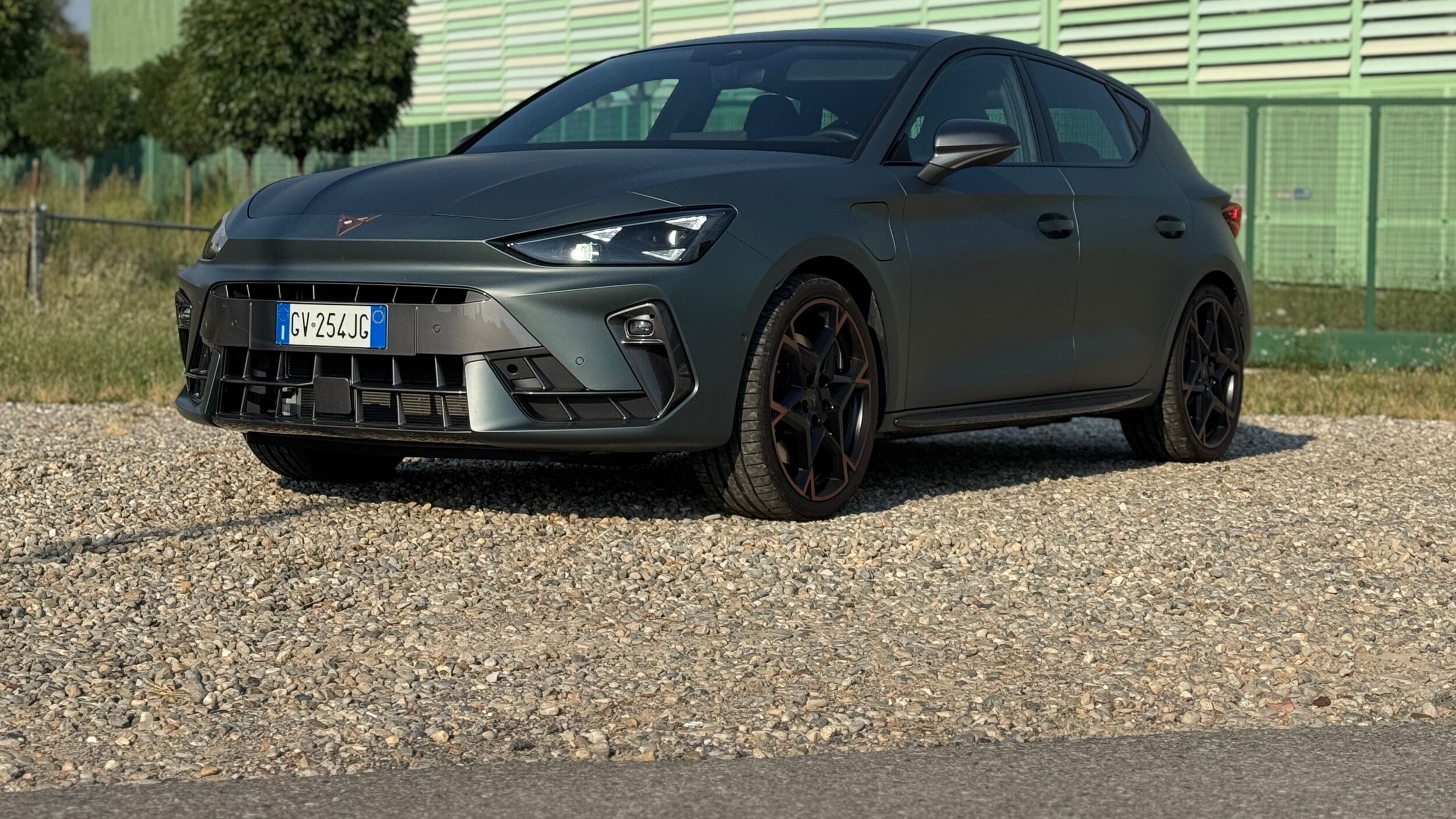 Cupra Leon e-Hybrid 272 CV: sportiva elettrificata dal doppio carattere