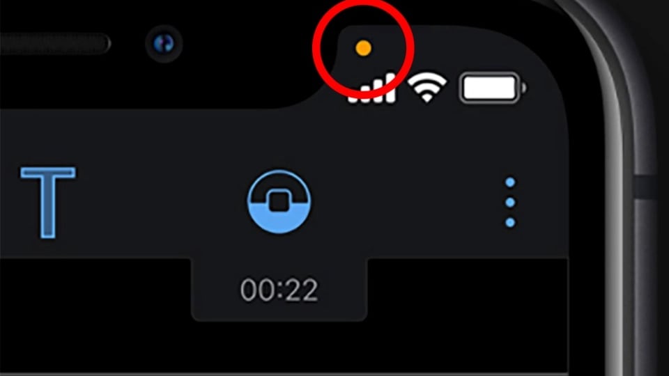 Attenti al pallino arancione iPhone: cosa vuol dire