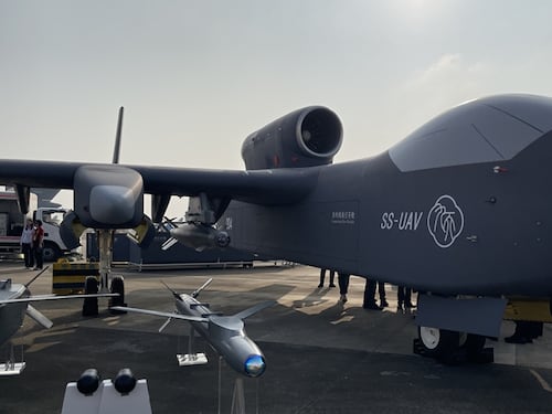 La nave madre dei droni: ecco il Jetank della Cina