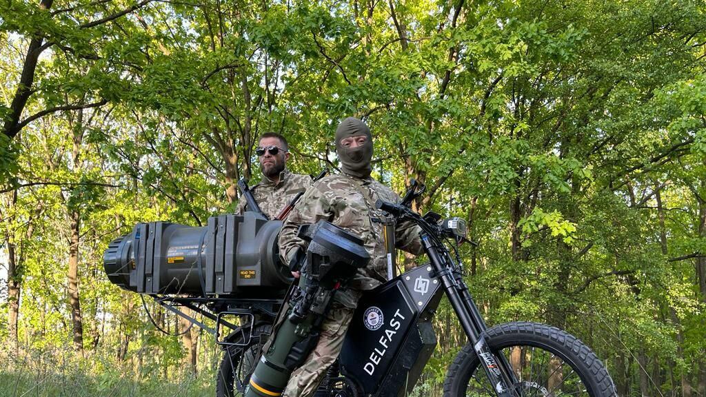 Bici elettriche contro i russi: "Ecco cosa sono in grado di fare"