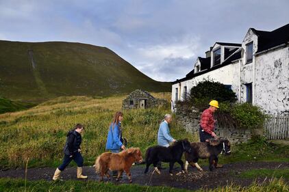 Foula, una splendida isola inglese per solo 30 abitanti 9