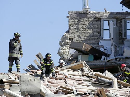Il sindaco di Amatrice: "Combatterò per il paese. Dopo sisma si risorge"