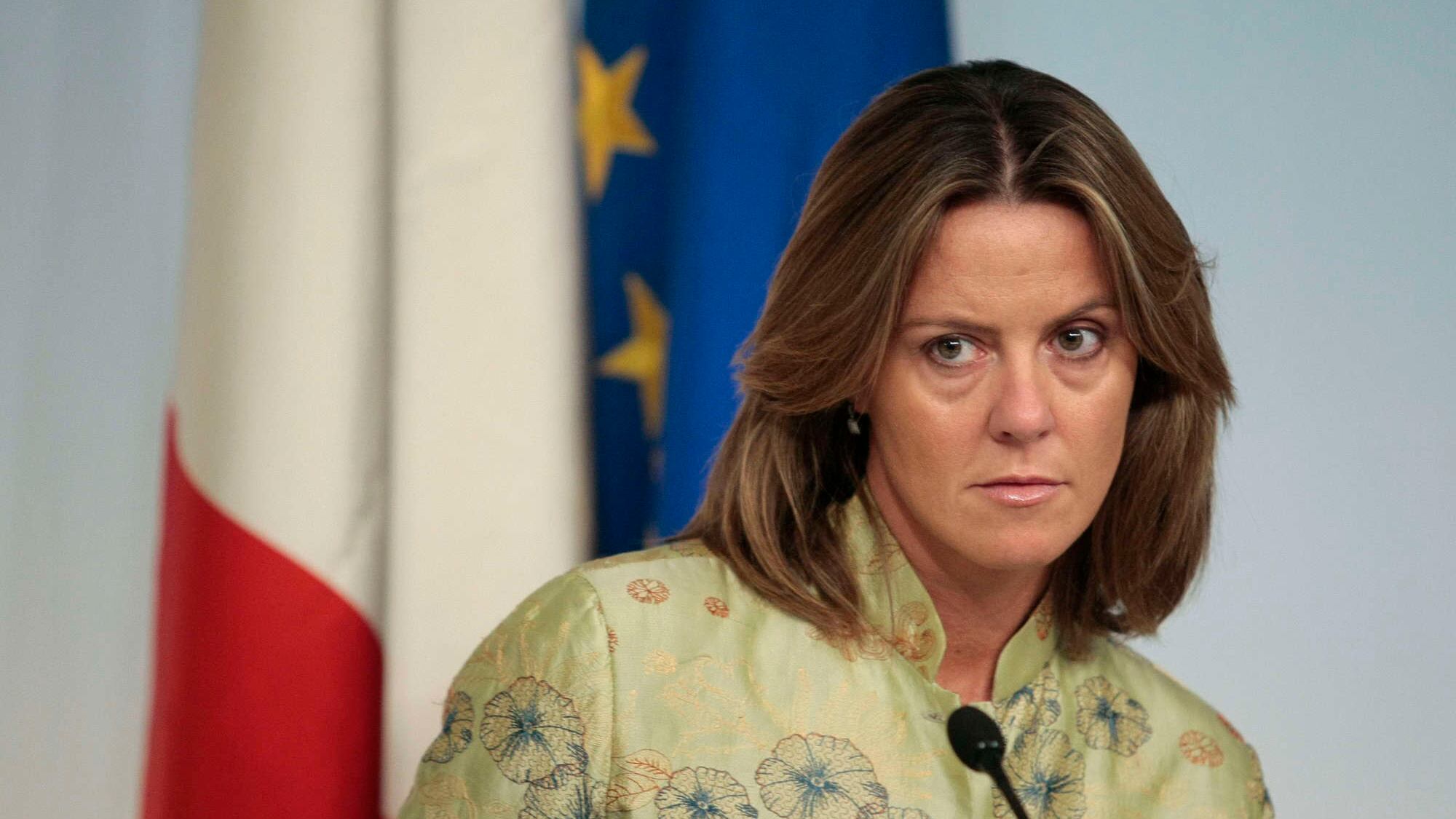 Via l'obbligo vaccini a scuola, Lorenzin: "Un errore grossissimo"