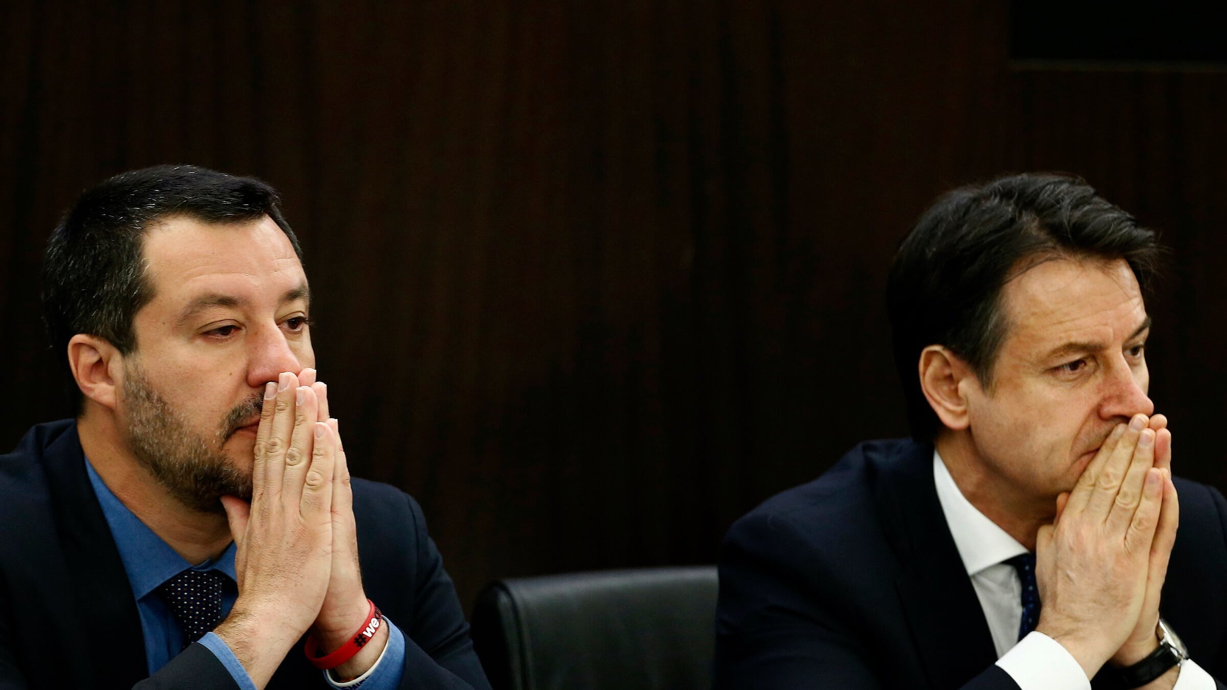 "Non firmiamo un c...". Il messaggio di Salvini inchioda Conte