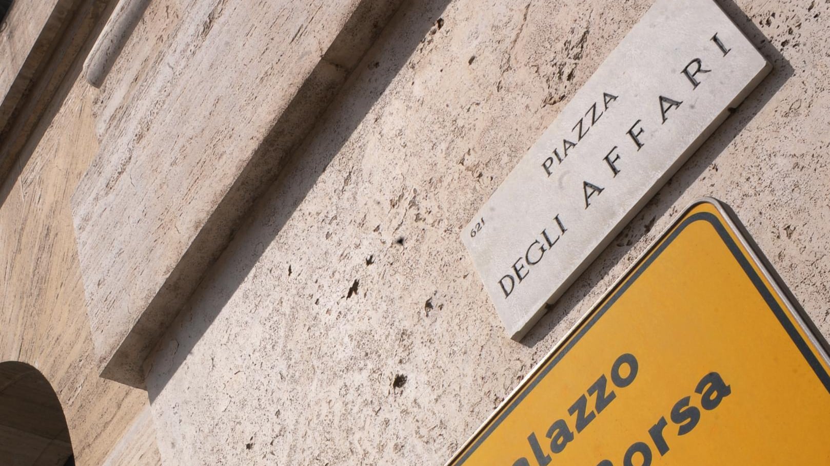 In Borsa inizia la caccia alla cedola