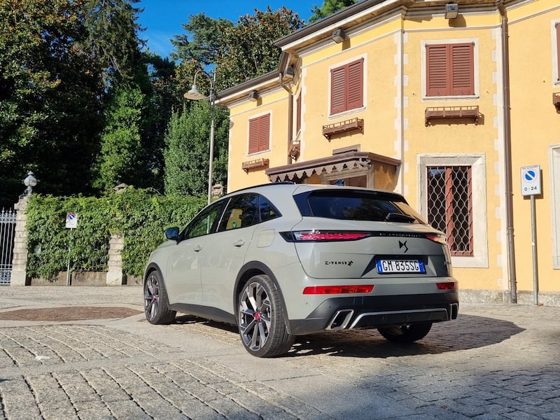 DS 7 E-Tense 4x4, da Milano a Cernobbio: guarda la gallery 11