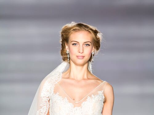 La sposa di charme sfila e conquista i buyer