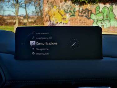 Mazda CX-5 2023, guarda le foto 12