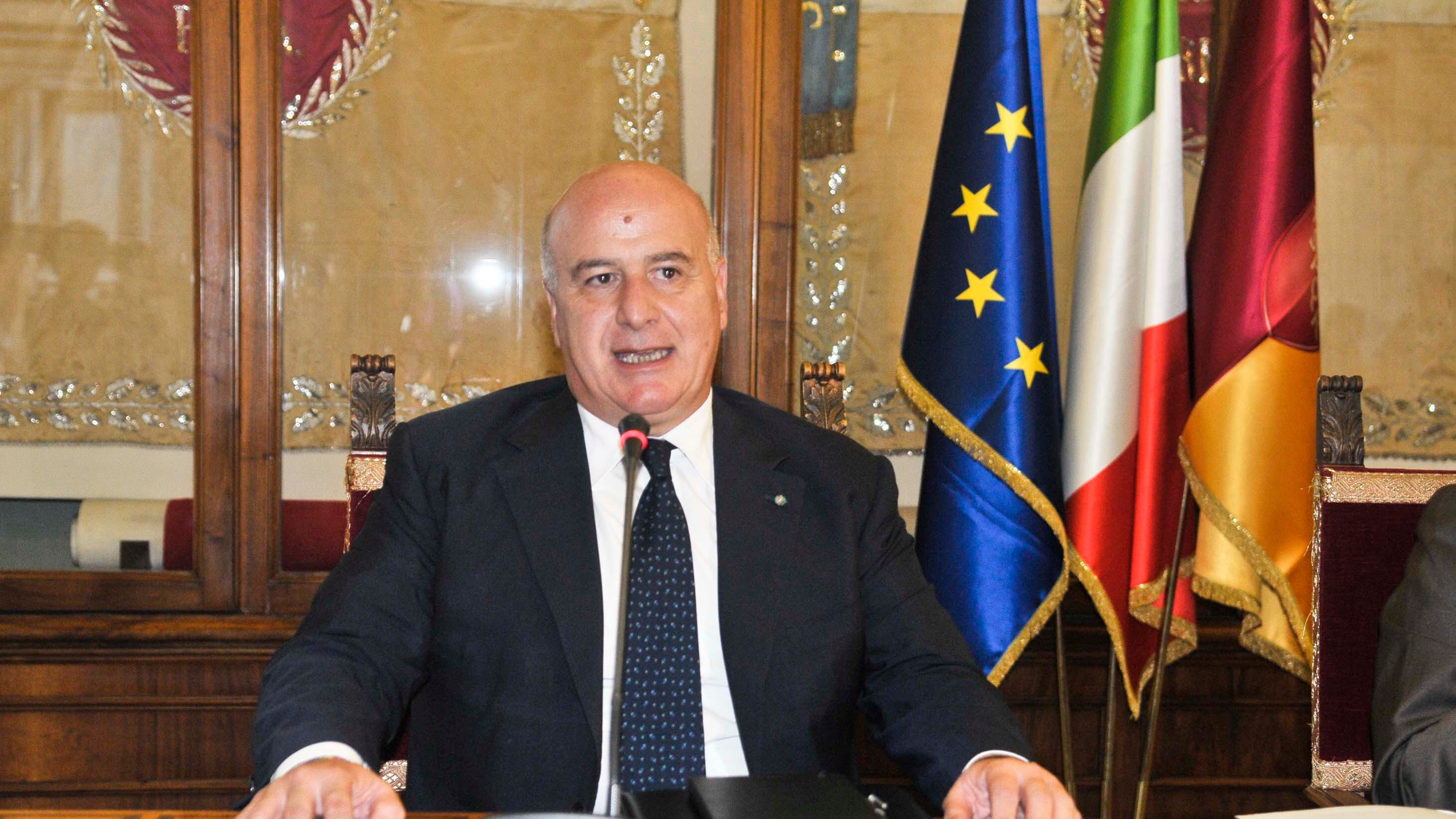 Borse, biglietti, vacanze: arrestato un generale dei carabinieri per corruzione