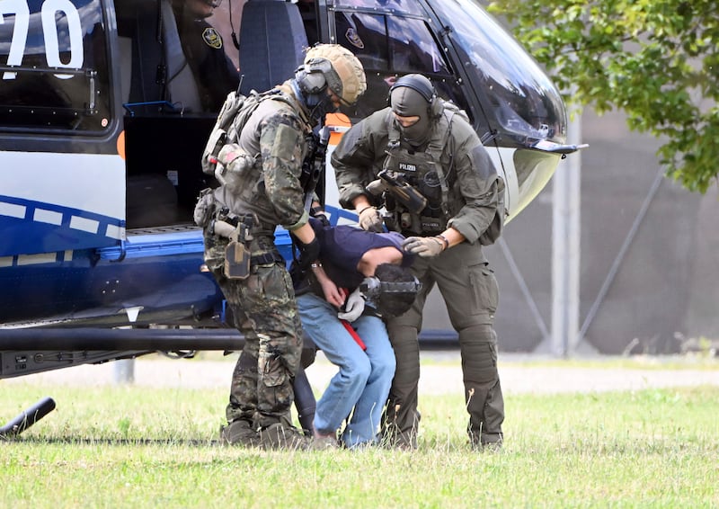 L'attentatore di Solingen trasferito in elicottero in tribunale 2